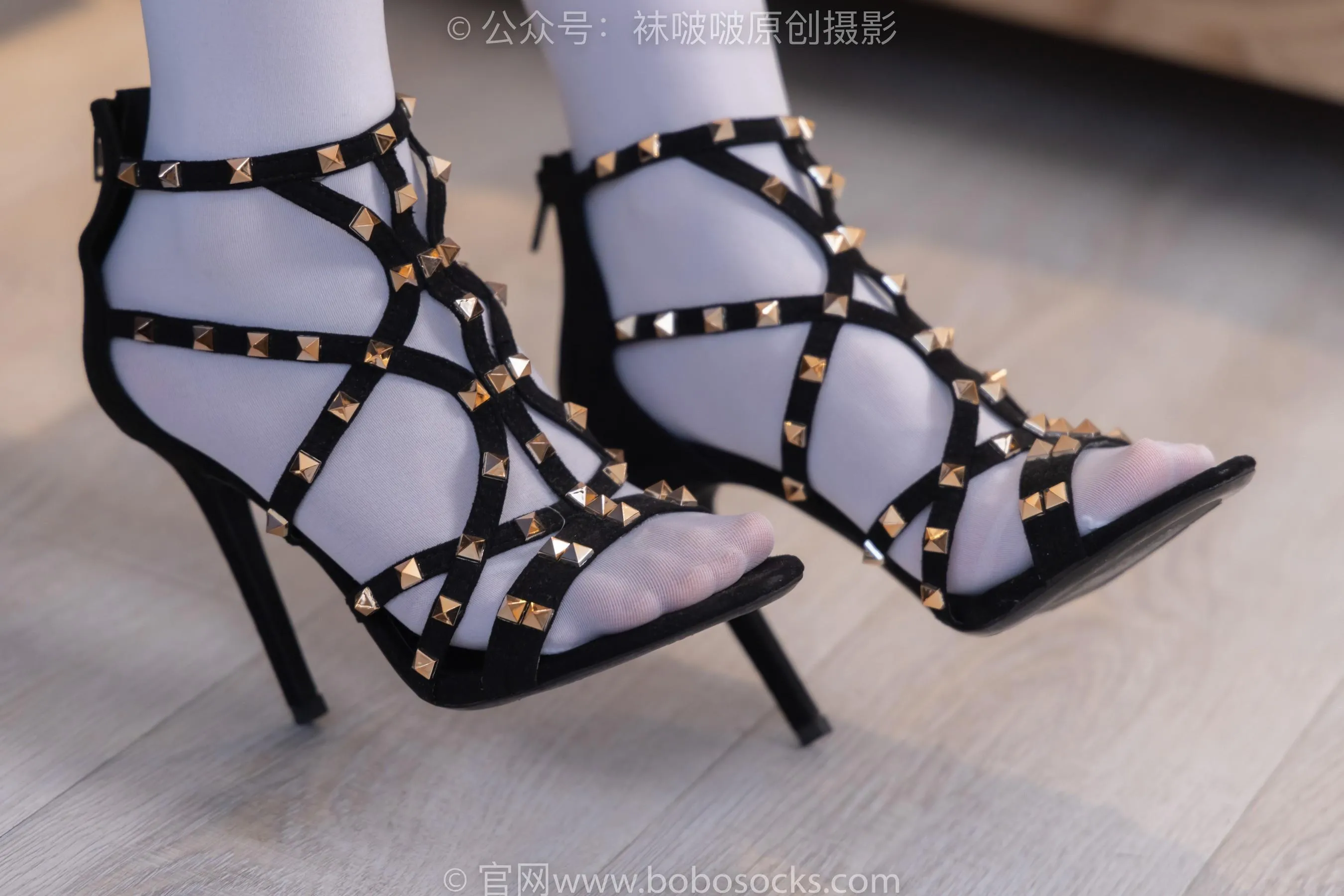 [BoBoSocks袜啵啵]NO.211 小沫-高跟鞋、厚白丝 [89P]插图8